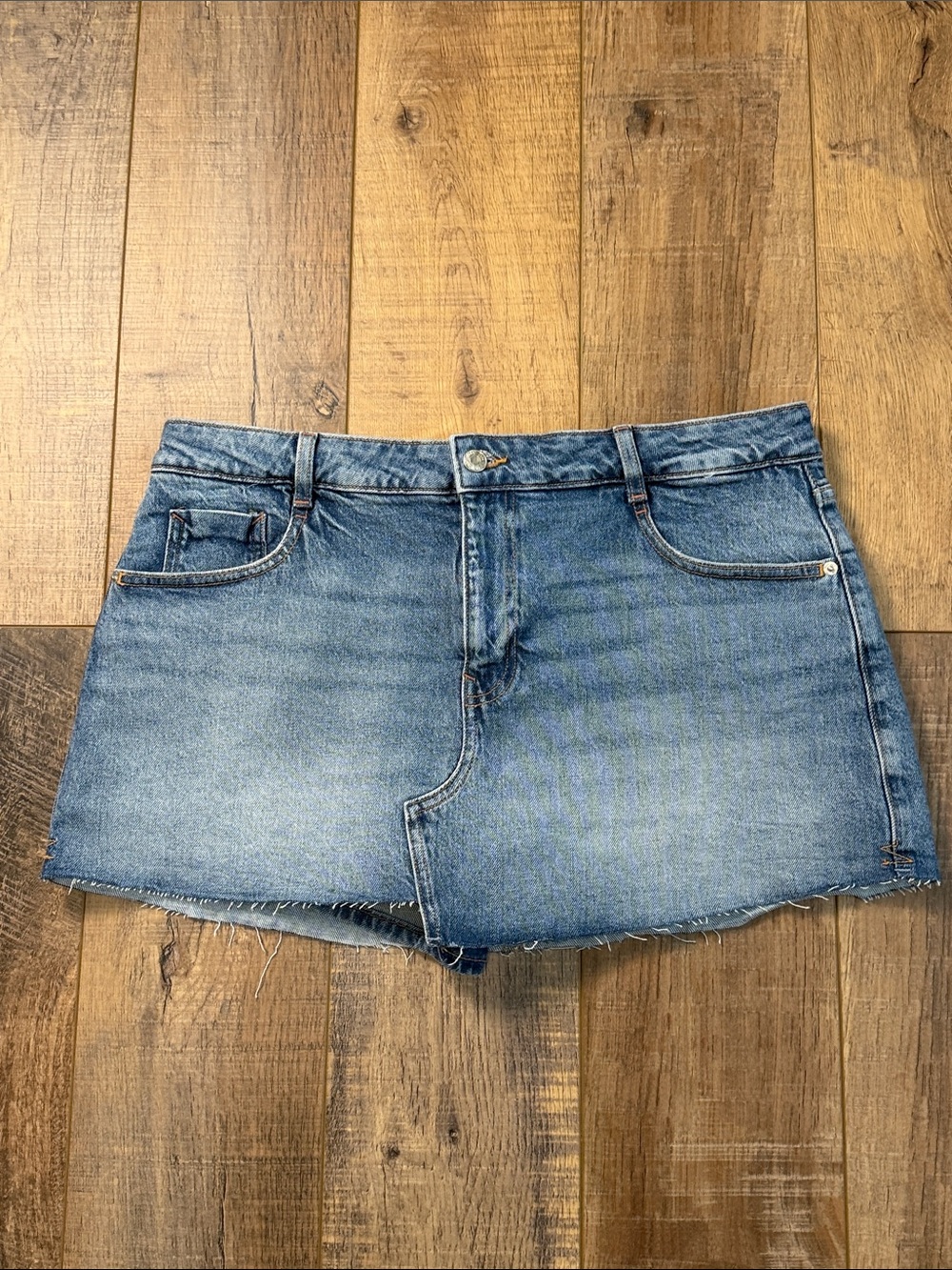 Zara Blue Denim Jean Mini Skort Frayed Hem Size XL